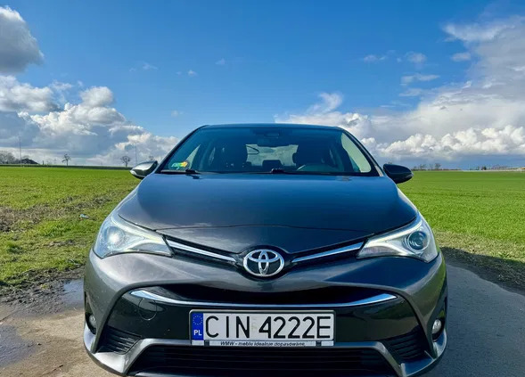 toyota kujawsko-pomorskie Toyota Avensis cena 67400 przebieg: 92170, rok produkcji 2017 z Bojanowo